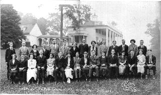 Members Coudersport High
School Class of 1923 who took senior trip